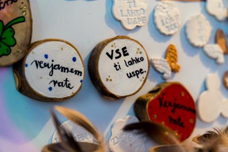 Prihod Dedka Mraza s spremstvom